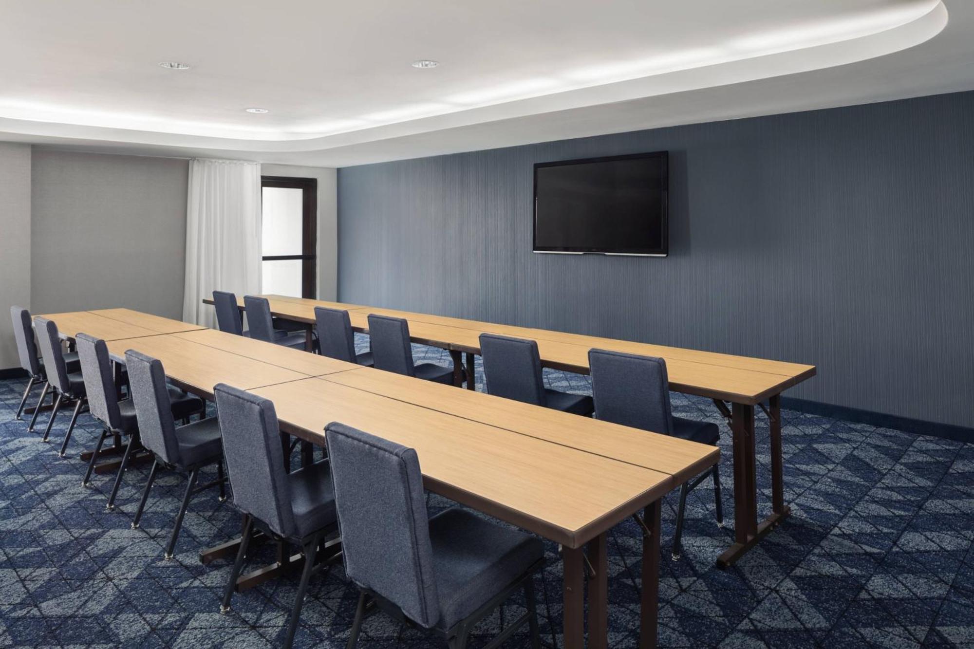Courtyard Portland Airport Hotel Южен Портланд Екстериор снимка