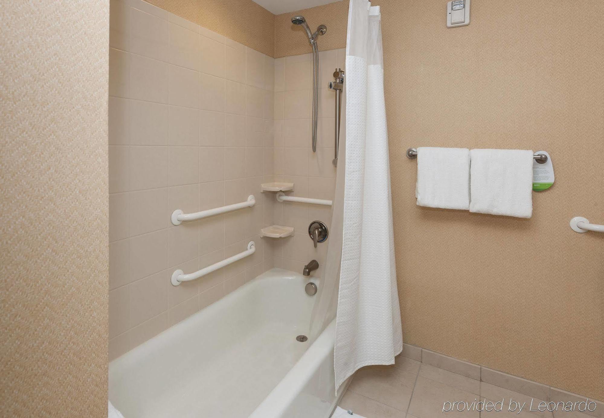 Courtyard Portland Airport Hotel Южен Портланд Екстериор снимка